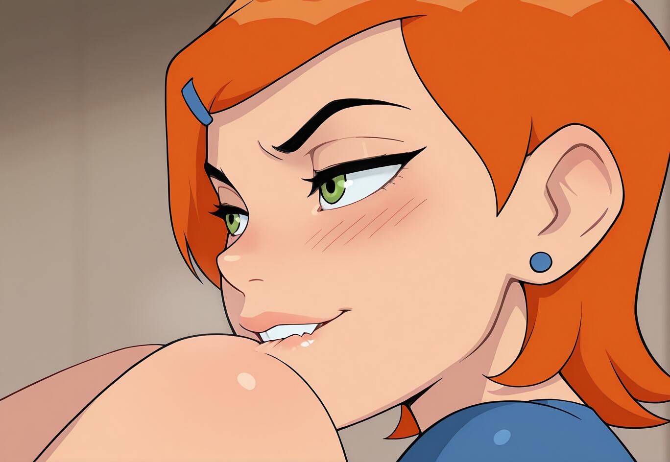 Primer plano de una ilustración digital de Gwen Tennyson, de la serie Ben 10, con el pelo naranja y los ojos verdes. Se la ve con una expresión traviesa y sonrojada, mirando de lado y mordiéndose el labio.
