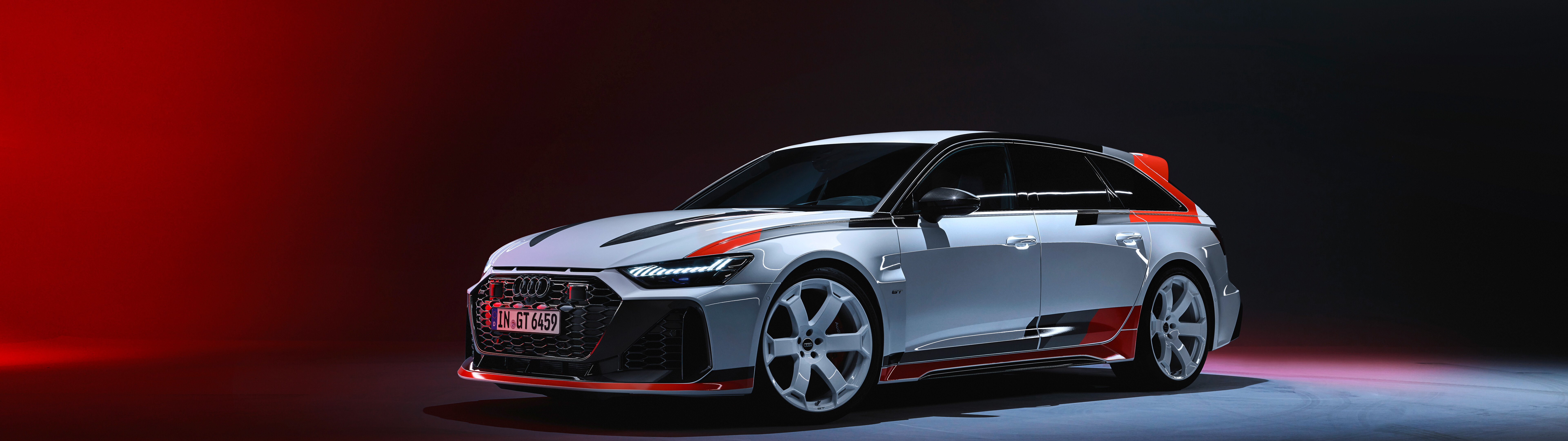 Un lujoso Audi RS6 Avant GT de alto rendimiento, con un diseño exterior audaz y un elegante acabado metálico.