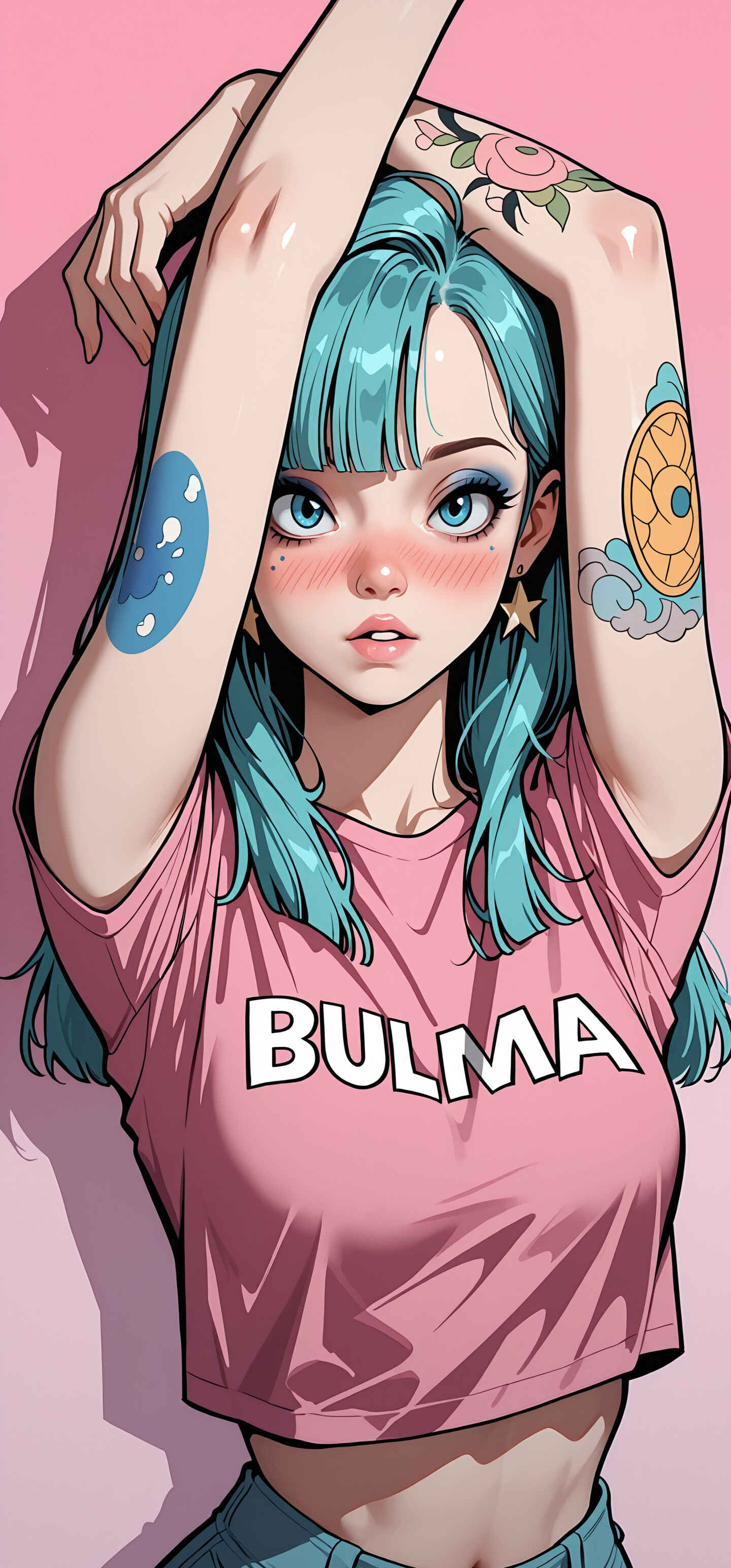 Una ilustración al estilo anime de Bulma, de la serie Dragon Ball, con el pelo y los ojos azules. Lleva un top corto rosa con la palabra «BULMA» estampada, vaqueros azules y pendientes con forma de estrella. Tiene tatuajes de rosas en el brazo y posa con las manos detrás de la cabeza, sobre un fondo rosa.